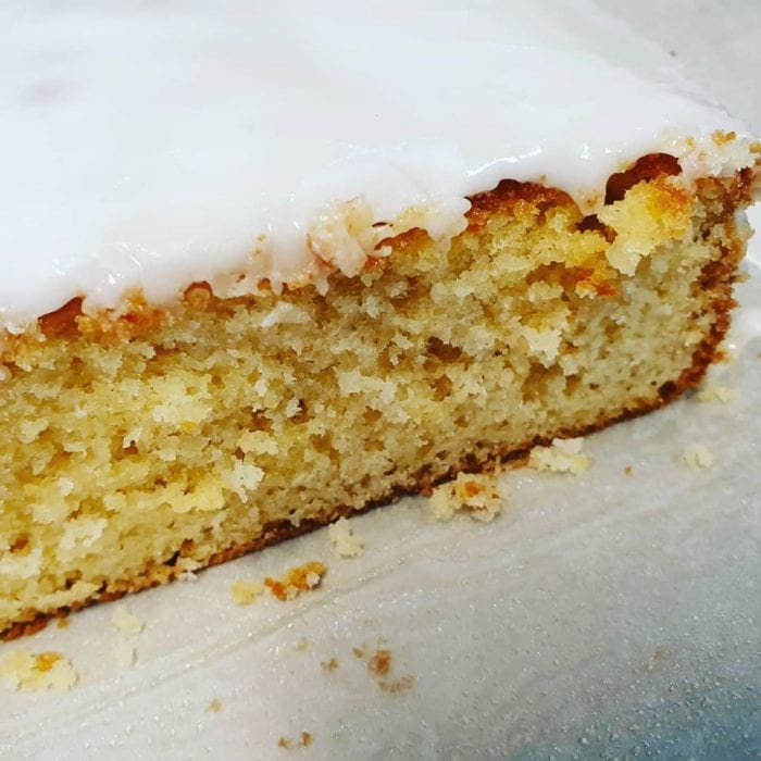 Lemon drizzle cake